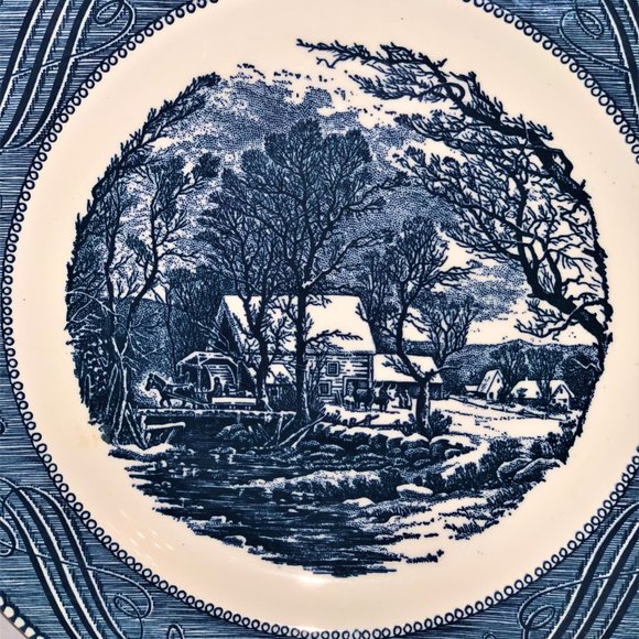 Dinner Plate Currier and Ives Blue by ROYAL (USA) - Picture 2 of 3